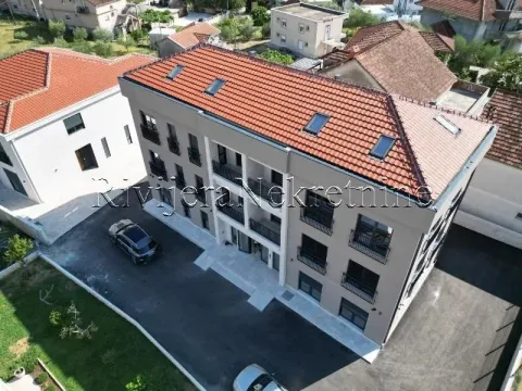 Prodaja, dvosoban stan, 61m², Tivat, Crna Gora - image 2