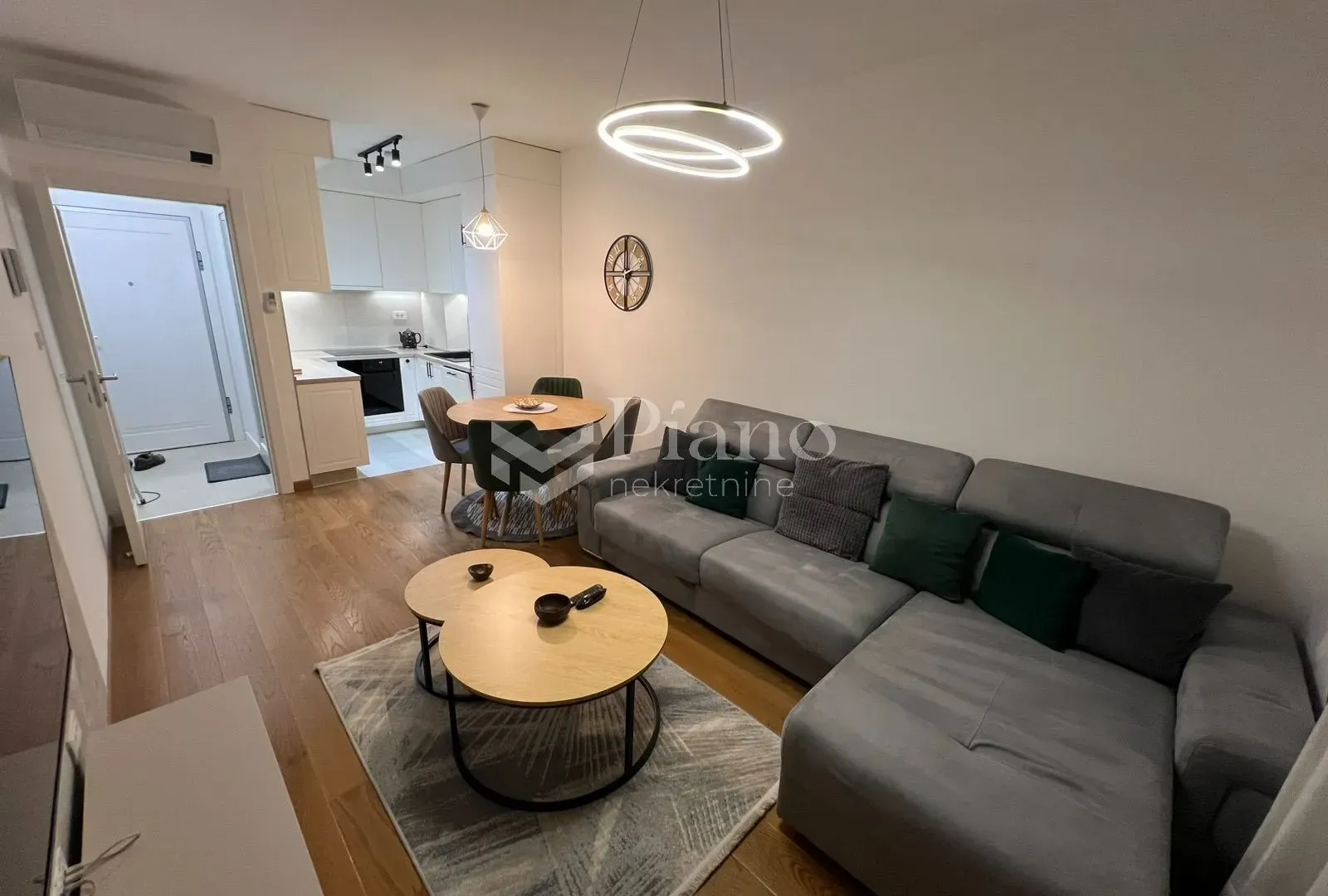 Izdavanje, jednosoban stan, 42m², Tološka šuma, Podgorica