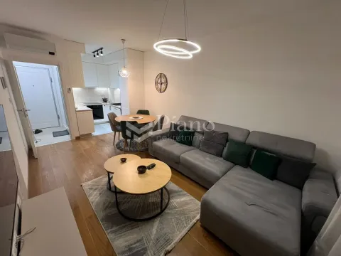 Stan in Tološka šuma