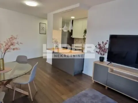 Izdavanje, četvorosoban stan, 89m², Južni Bulevar, Vračar Sve Podlokacije