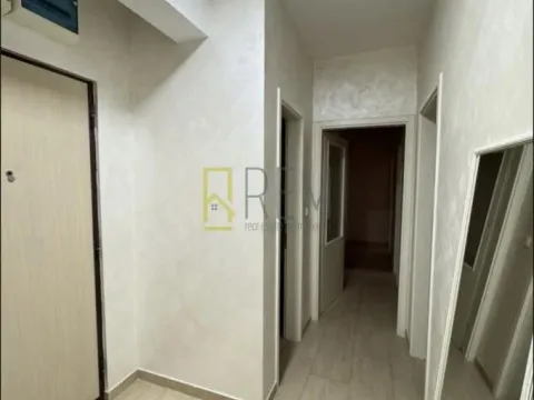 Izdavanje, trosoban stan, 90m², Preko Morače, Podgorica - image 10