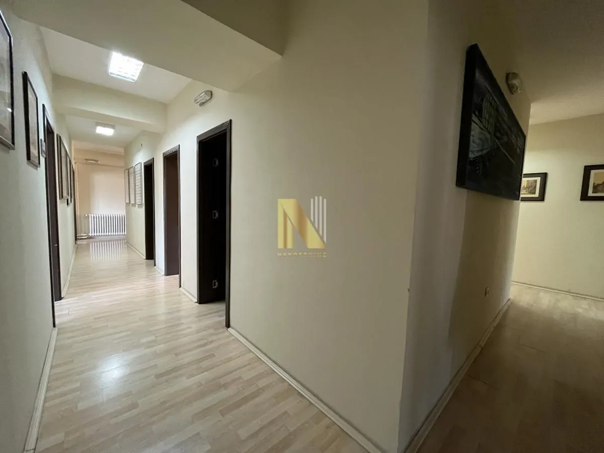 Rent, office space, 228m², Bulevar Oslobodjenja, Novi Sad Sve Podlokacije