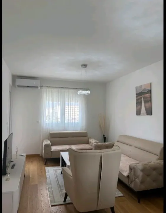 Izdavanje, dvosoban stan, 71m², New City, Podgorica
