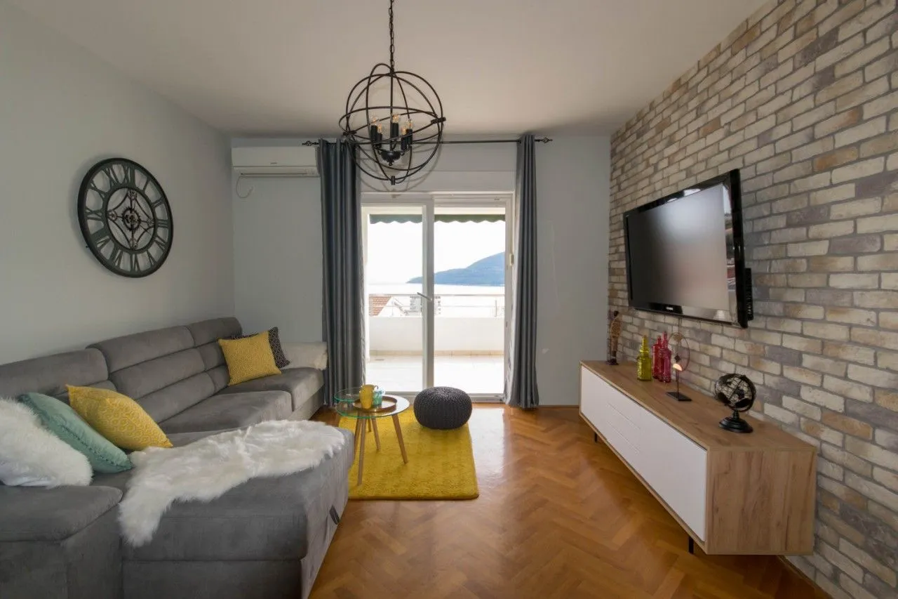 Prodaja, stan, 56m², Kotor, Crna Gora