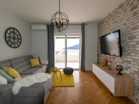 Prodaja, stan, 56m², Kotor, Crna Gora - image 10