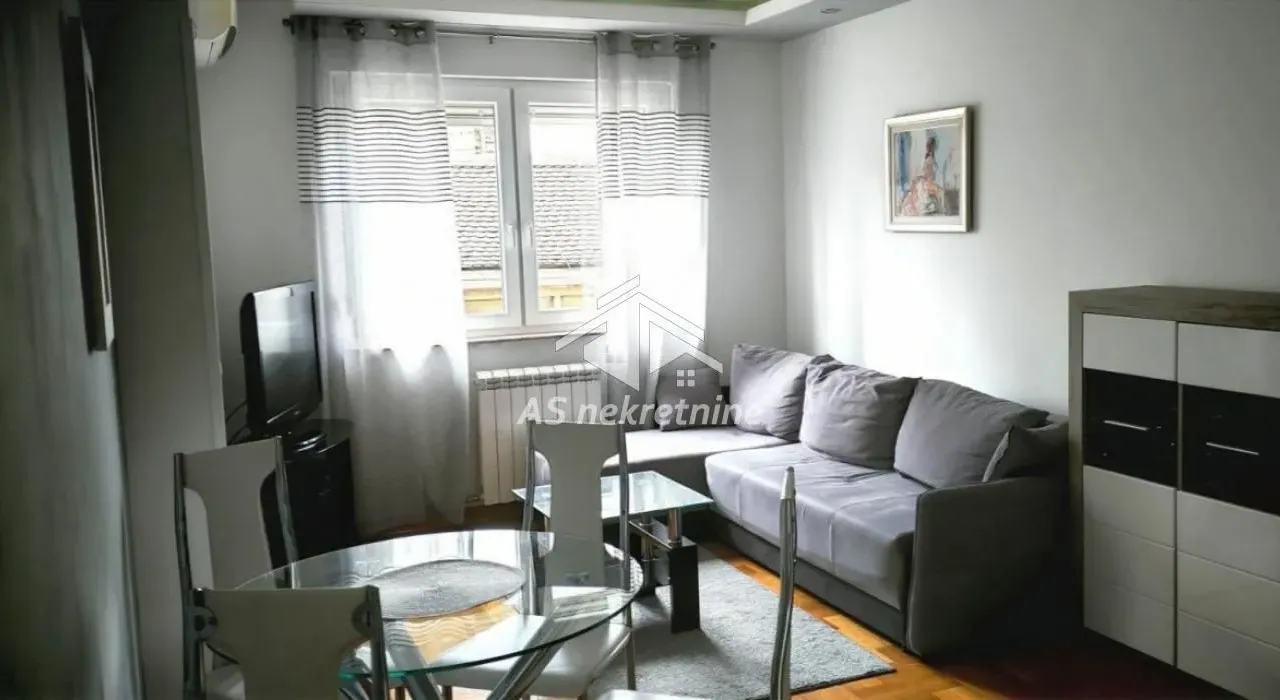 Rent, two bedroom apartment, 40m², Đeram Pijaca, Beograd