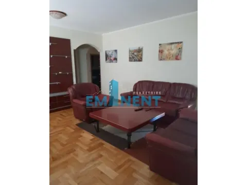 Izdavanje, trosoban stan, 80m², Južni Bulevar, Vračar Sve Podlokacije - image 2
