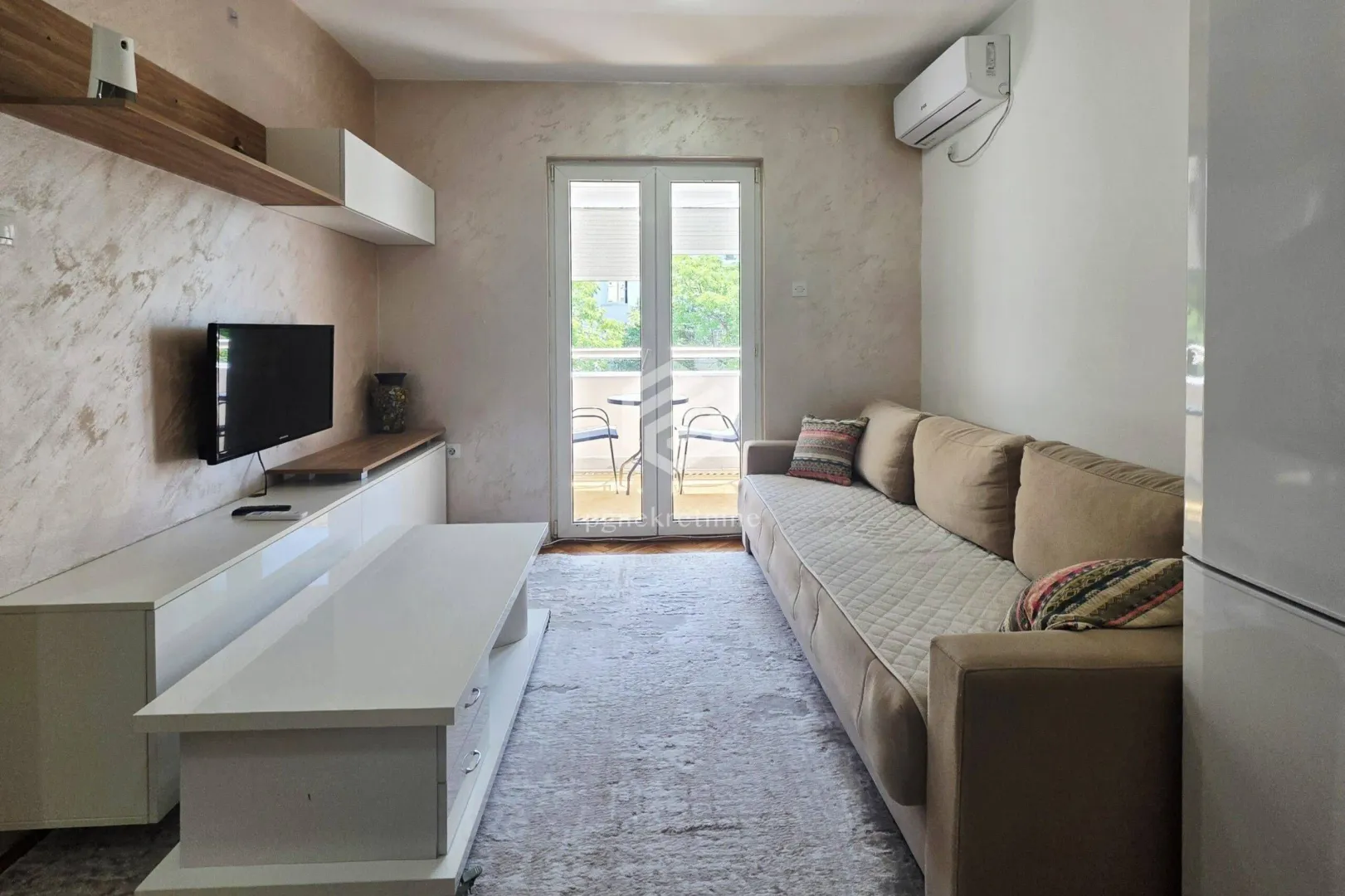 Rent, one bedroom apartment, 35m², Stari Aerodrom, Podgorica