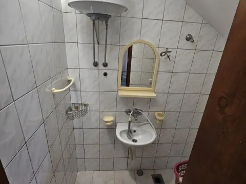 Izdavanje, jednosoban stan, 25m², Bjeliši, Bar - image 4