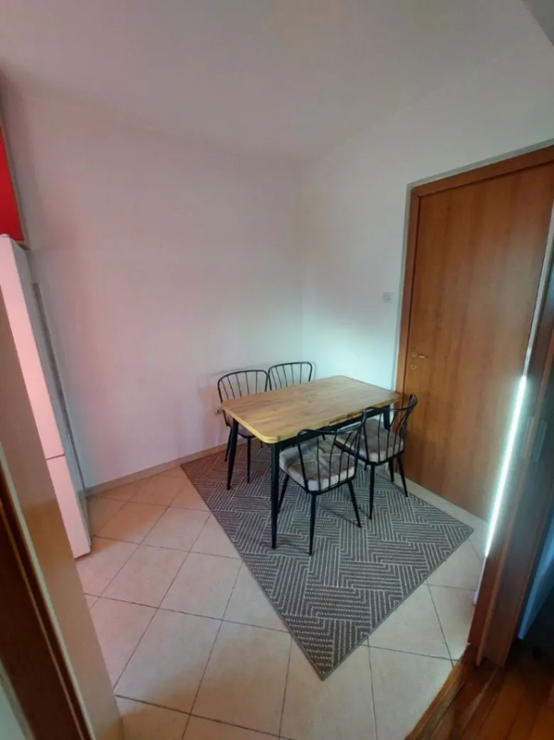 Izdavanje, jednosoban stan, 51m², Centar, Podgorica