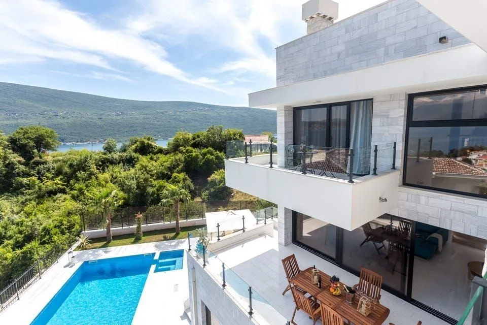 Prodaja, kuća, 490m², Đenovići, Herceg Novi