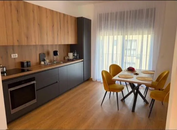 Rent, two bedroom apartment, 84m², Centar, Bar