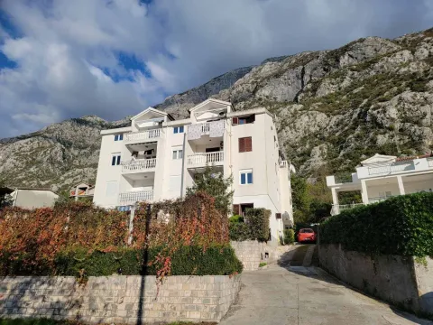 Prodaja, četvorosoban stan, 95m², Dobrota, Kotor - image 10