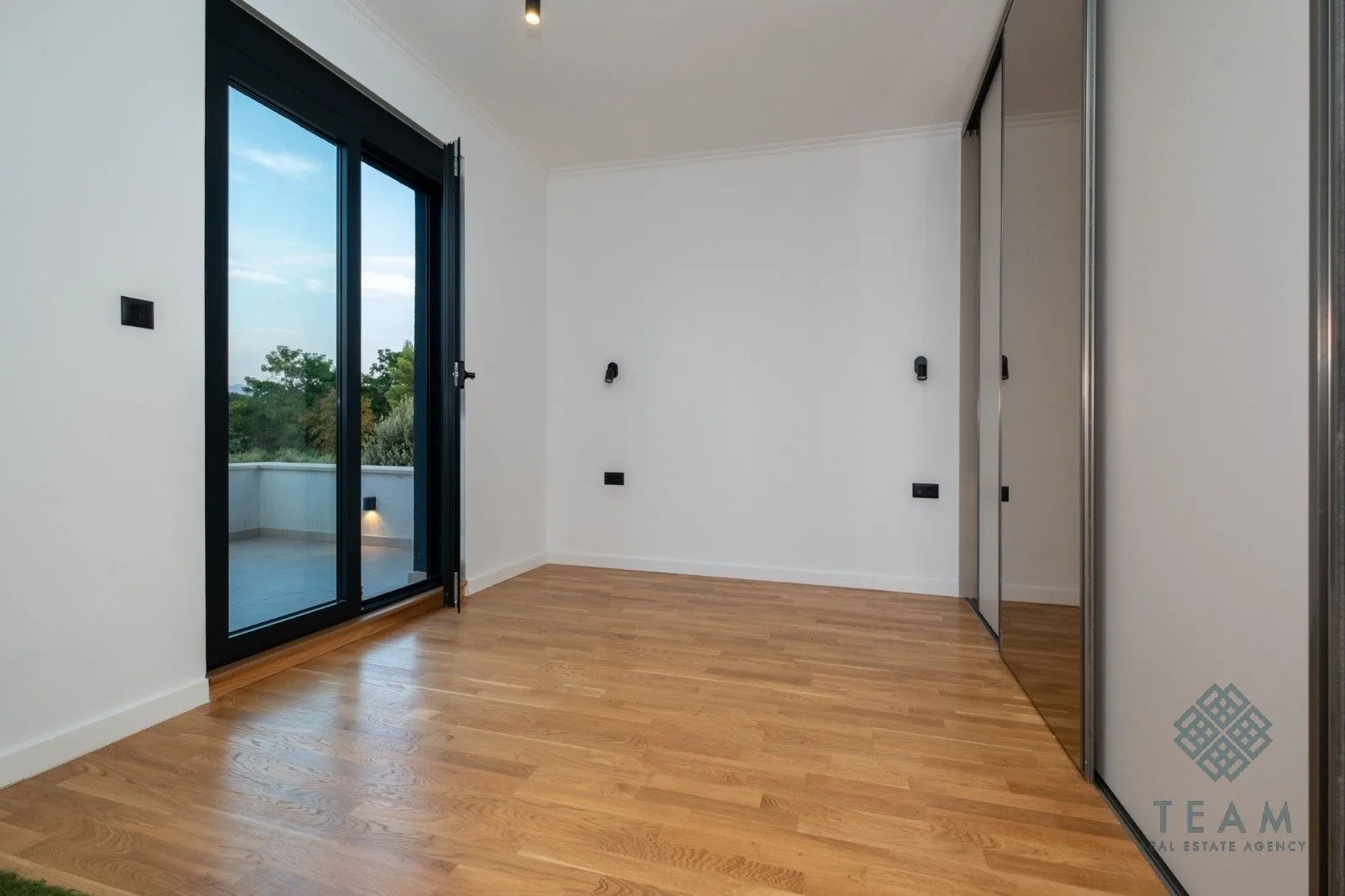Rent, house, 180m², Gornja Gorica, Podgorica