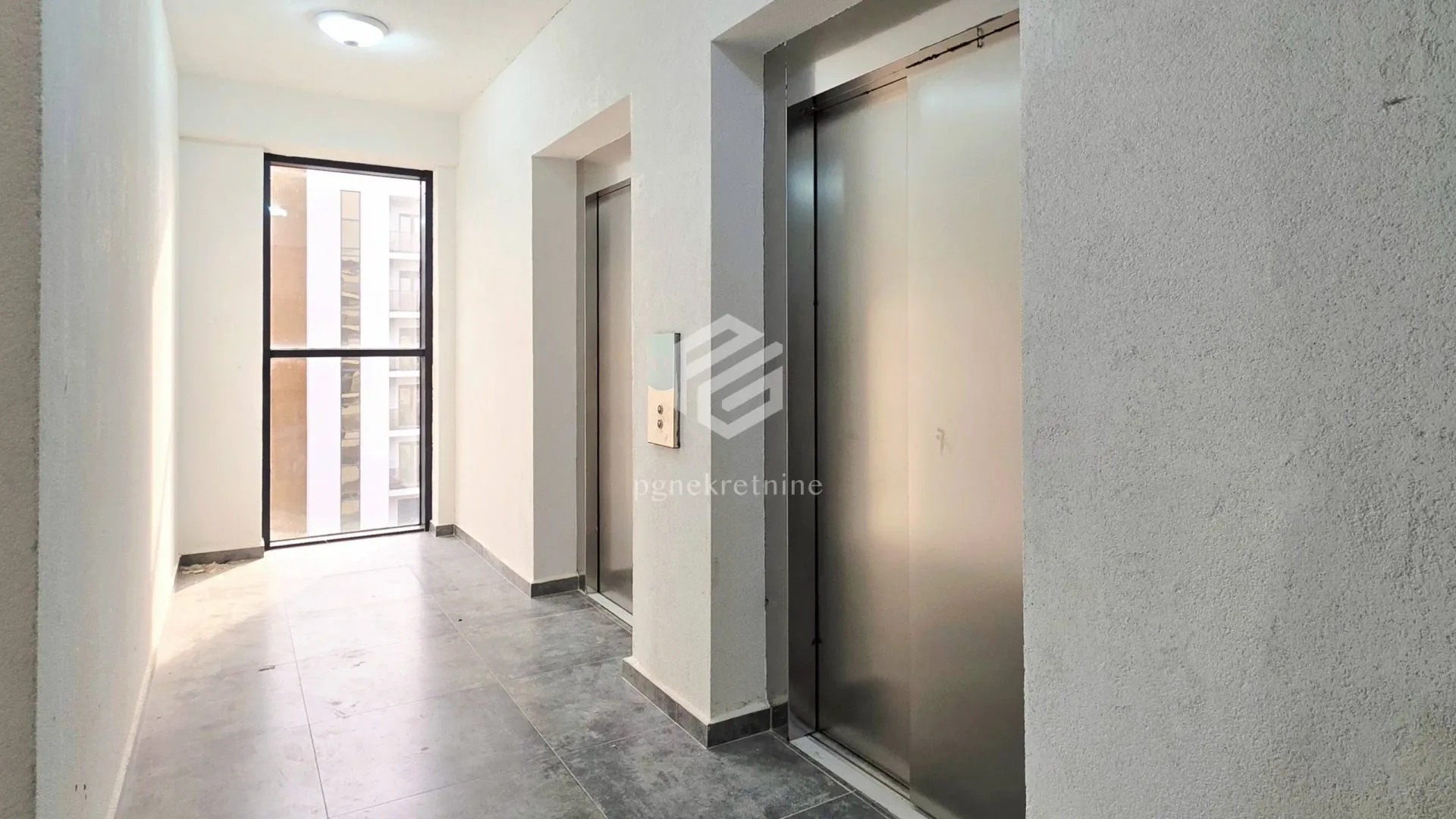 Prodaja, jednosoban stan, 43m², Stari Aerodrom, Podgorica