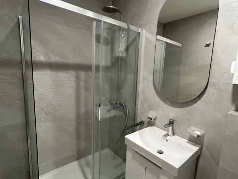 Izdavanje, jednosoban stan, 49m², Central Point, Podgorica - image 9