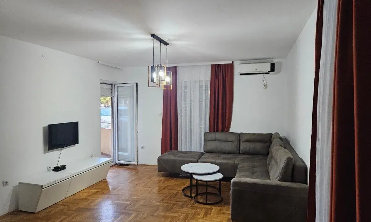 Izdavanje, jednosoban stan, 60m², Zagorič, Podgorica
