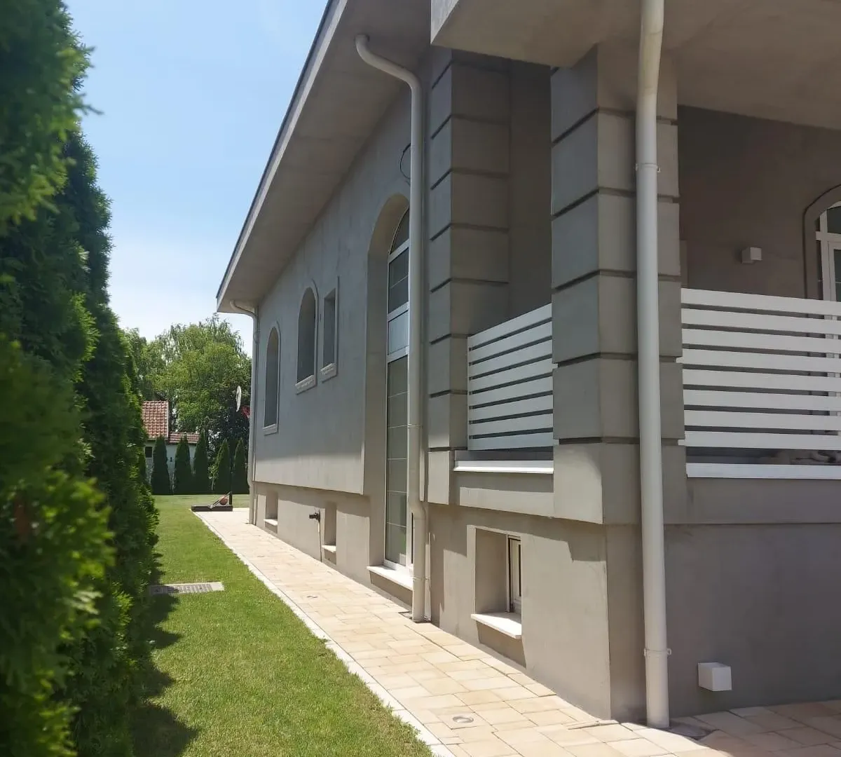 Prodaja, kuća, 380m², Centar, Inđija