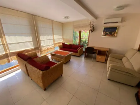 Prodaja, kuća, 217m², Petrovac, Budva - image 9