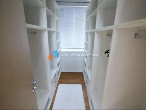 Izdavanje, četvorosoban stan, 250m², Savski Venac, Beograd - image 17