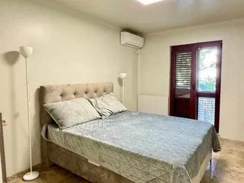 Izdavanje, četvorosoban stan, 79m², Velji Vinogradi, Budva - image 7
