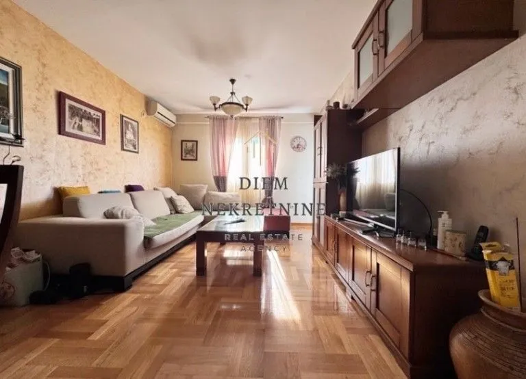 Izdavanje, dvosoban stan, 70m², Stari Aerodrom, Podgorica