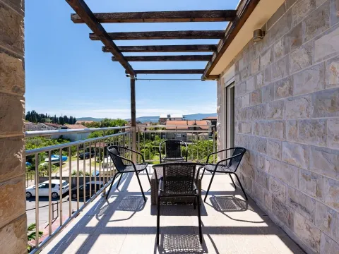 Rent, three bedroom apartment, 130m², Kalimanj, Tivat - image 9