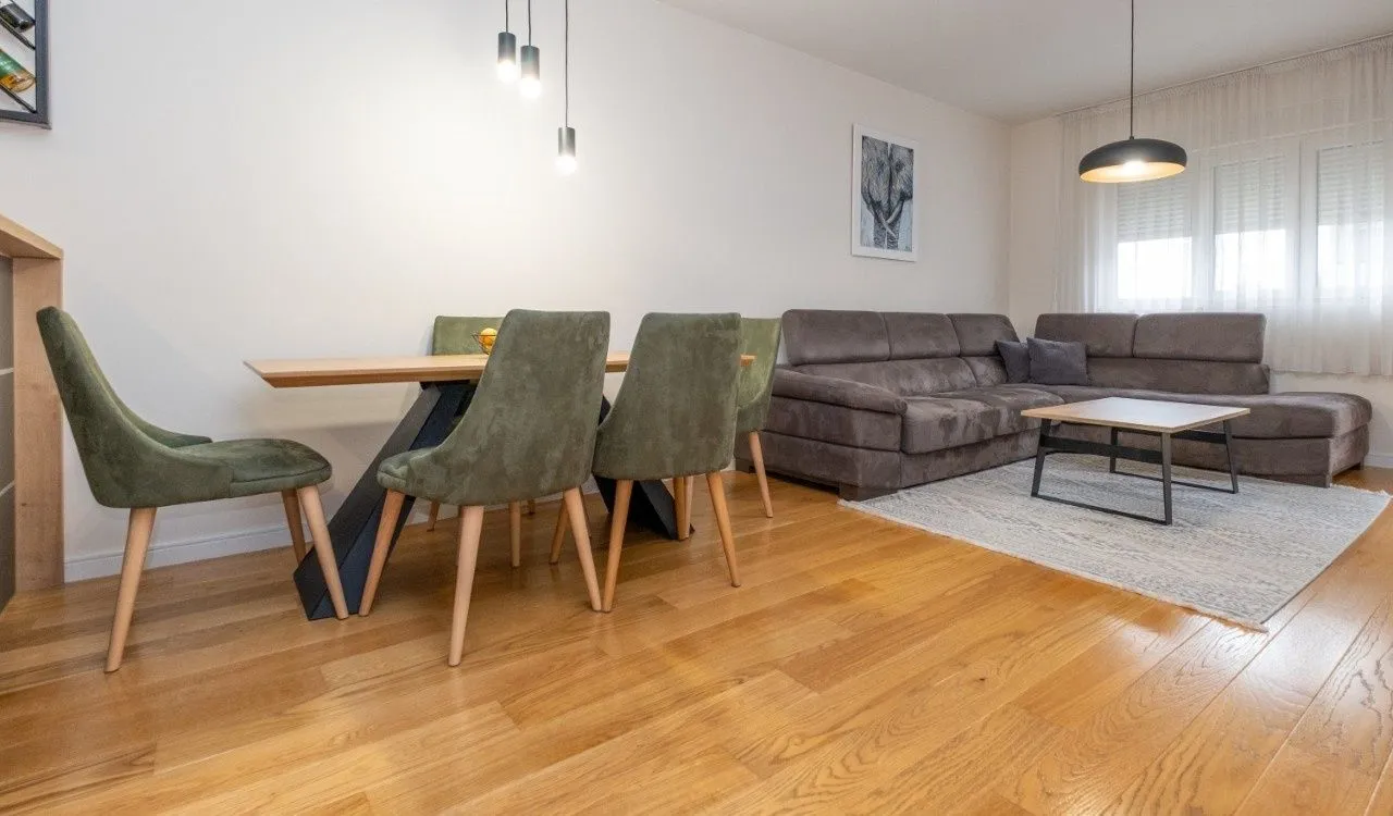 Prodaja, jednosoban stan, 70m², Central Point, Podgorica