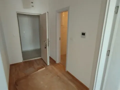 Sale, one bedroom apartment, 42m², Makedonsko naselje, Bar - image 4