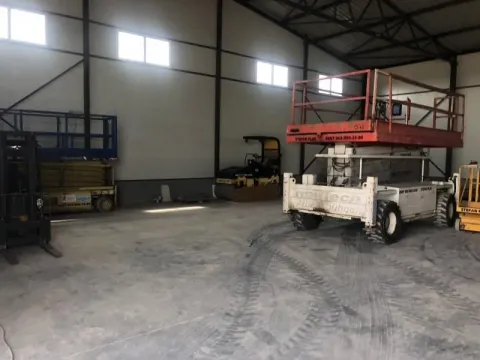 Izdavanje, poslovni prostor, 870m², Zemun Ugrinovci, Zemun Sve Podlokacije - image 3