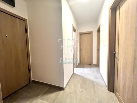 Izdavanje, dvosoban stan, 70m², Master Kvart, Podgorica - image 2