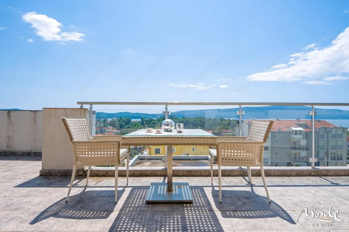 Prodaja, trosoban stan, 116m², Tivat, Crna Gora