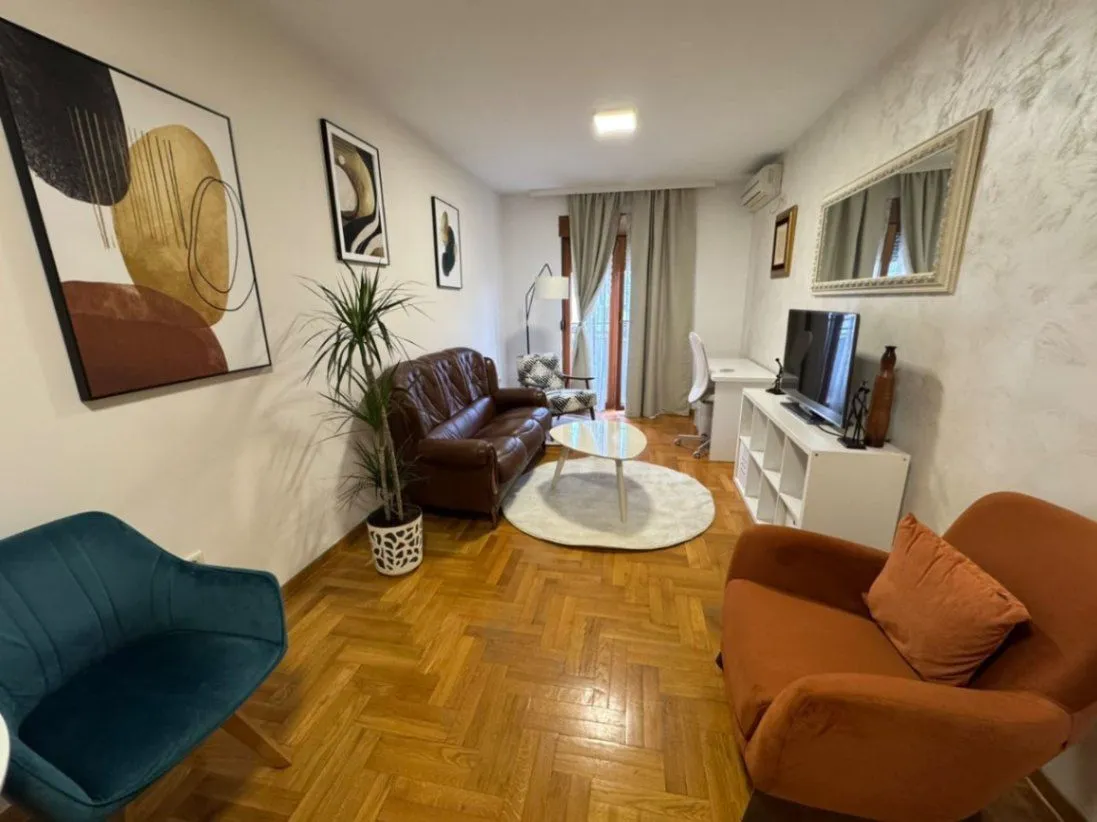 Izdavanje, jednosoban stan, 45m², Preko Morače, Podgorica