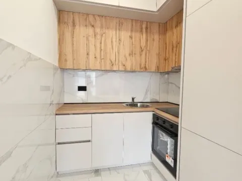 Izdavanje, jednosoban stan, 44m², City Kvart, Podgorica