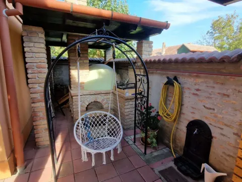 Prodaja, kuća, 213m², Centar, Zrenjanin - image 15