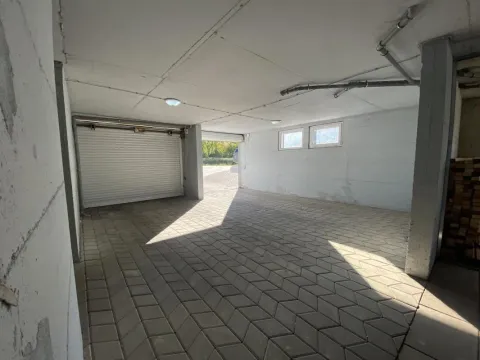 Rent, office space, 100m², Gorica C, Podgorica - image 1