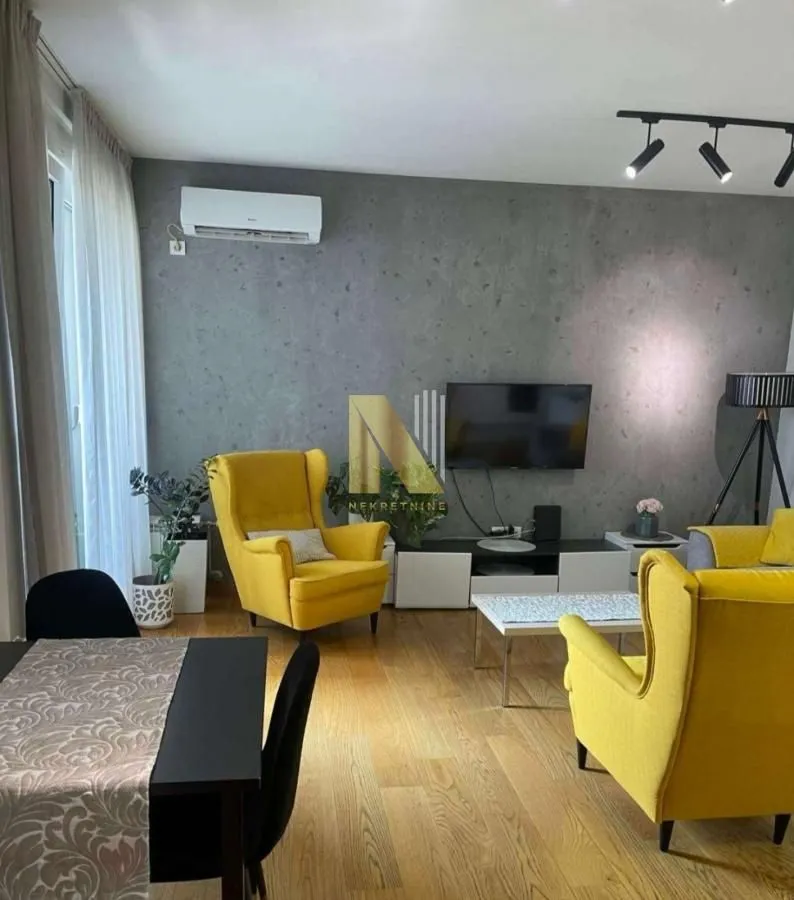 Izdavanje, jednosoban stan, 48m², Centar, Novi Sad