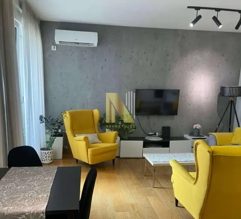 Izdavanje, jednosoban stan, 48m², Centar, Novi Sad