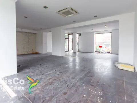 Izdavanje, poslovni prostor, 212m², Centar, Podgorica - image 9