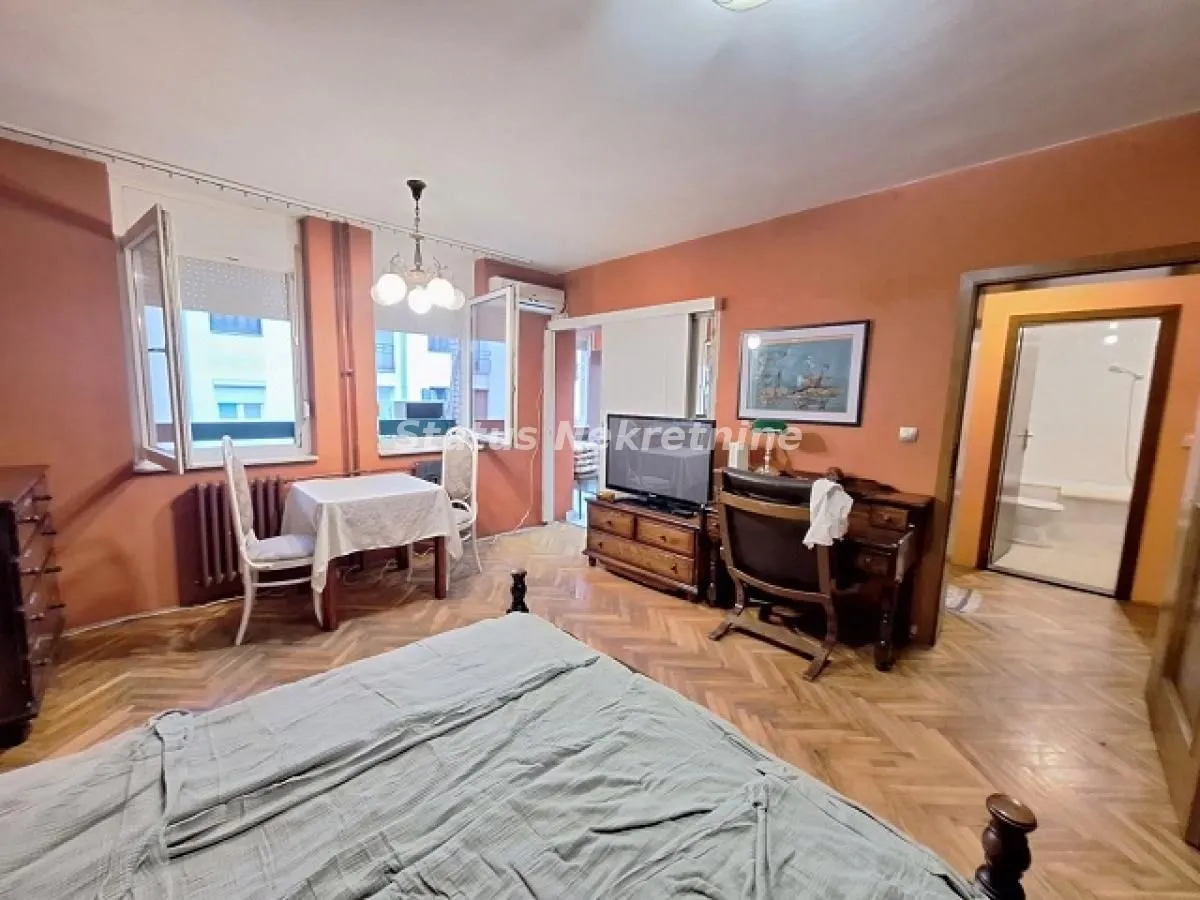Prodaja, jednosoban stan, 48m², Centar, Novi Sad