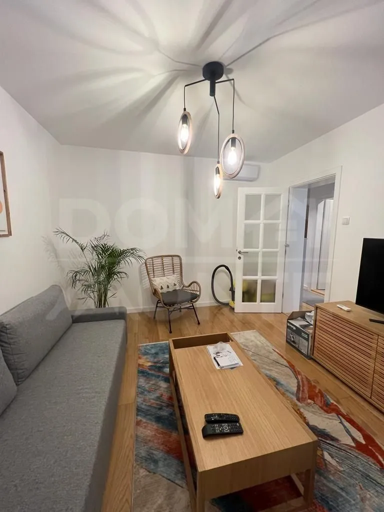 Izdavanje, jednosoban stan, 52m², Centar, Tivat