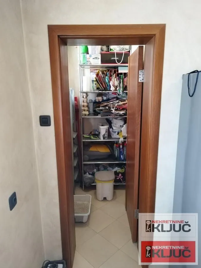 Prodaja, četvorosoban stan, 115m², Grbavica, Novi Sad Sve Podlokacije
