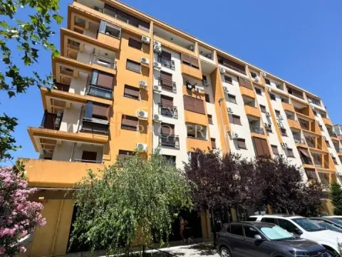 Prodaja, stan, 40m², Stari Aerodrom, Podgorica - image 1