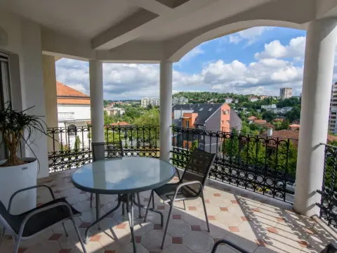 Rent, four bedroom apartment, 250m², Savski Venac, Beograd - image 19
