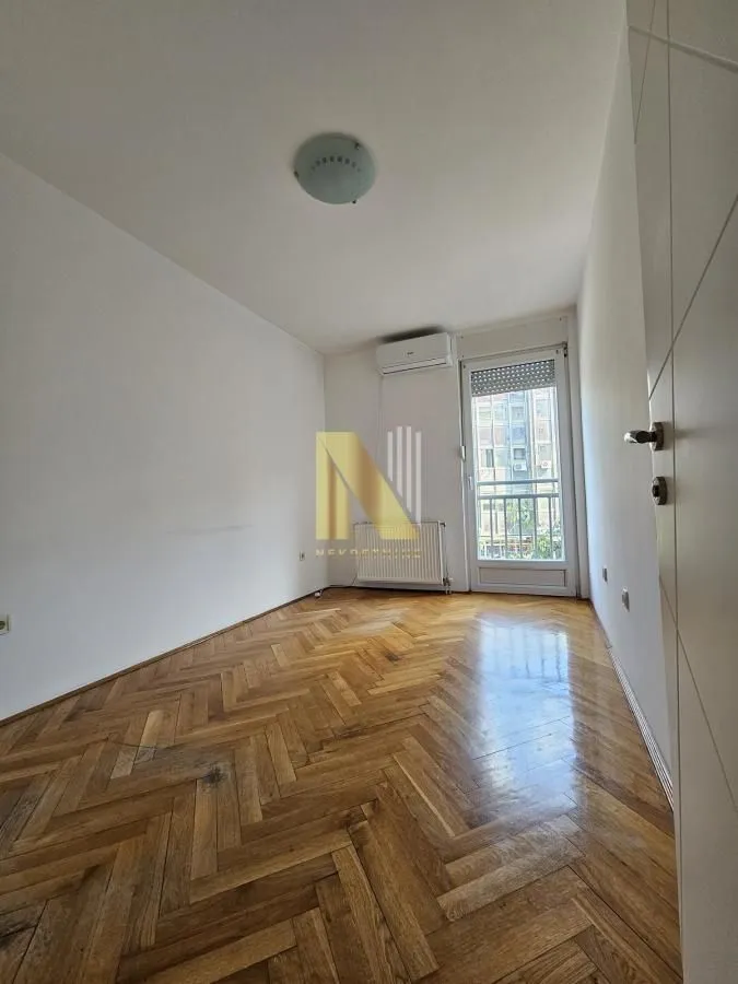 Sale, three bedroom apartment, 83m², Bulevar Oslobodjenja, Novi Sad Sve Podlokacije