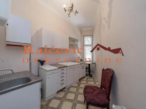Rent, two bedroom apartment, 80m², Cvetni Trg, Vračar Sve Podlokacije - image 18