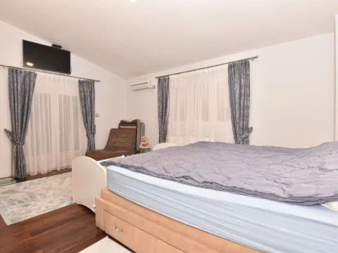 Prodaja, kuća, 175m², Velje Brdo, Podgorica - image 11