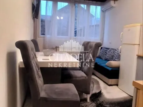 Izdavanje, jednosoban stan, 30m², Stari Grad, Beograd - image 3