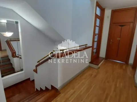 Rent, house, 400m², Savski Venac, Beograd - image 17