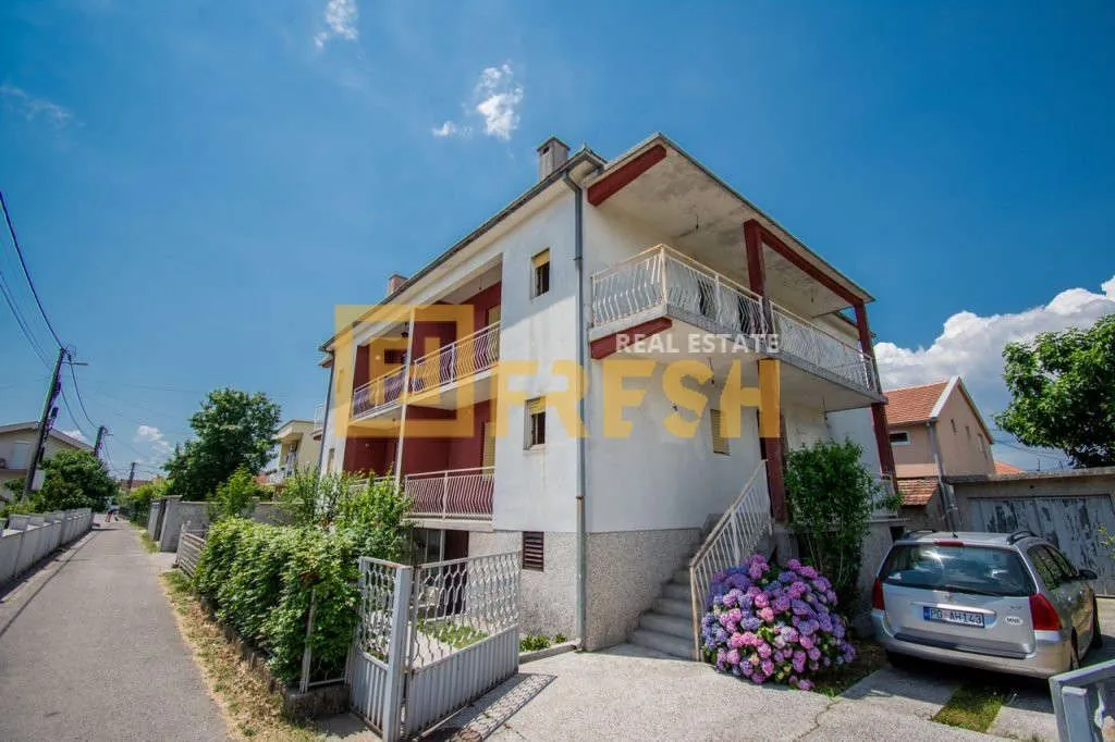 Sale, house, 214m², Tološi, Podgorica